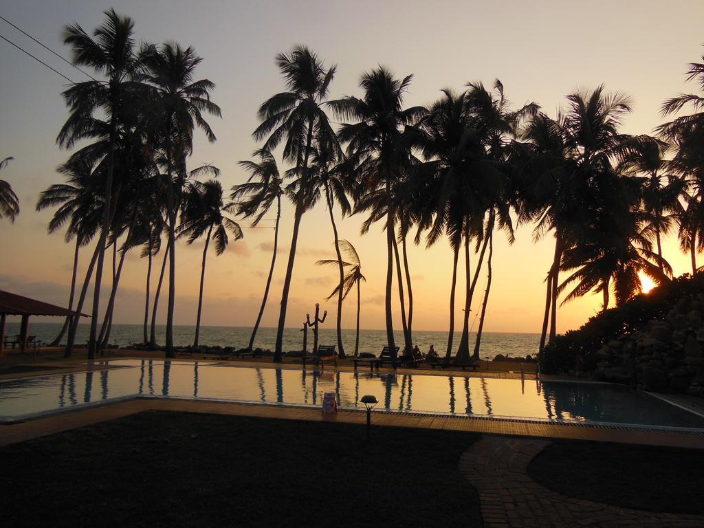 Sanmali Beach Hotel Marawila Exterior photo
